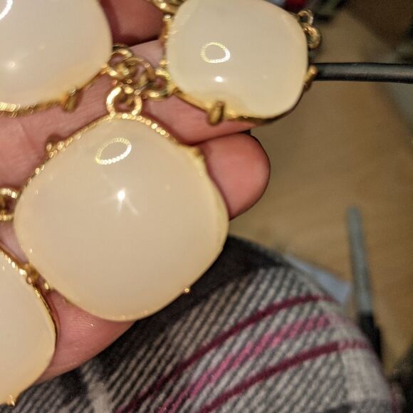 Gorgeous Vintage milky white glass stone statement necklace - Picture 10 of 14